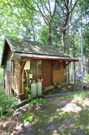 兵庫県】「森の中にポツンと建つ！宍粟市一宮町東河内の中古別荘」の